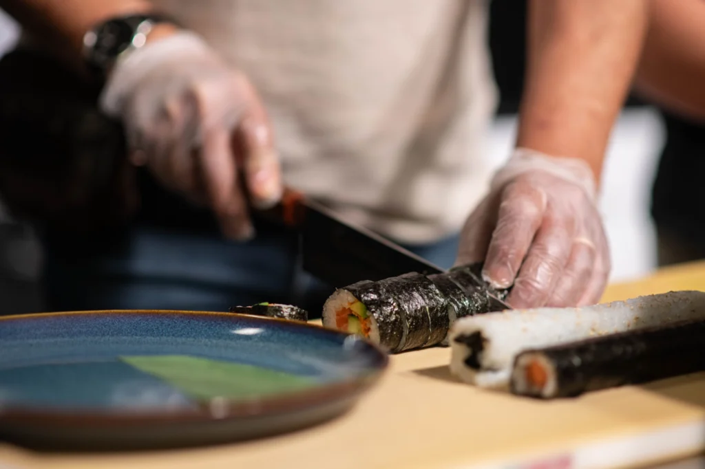 Couteaux et ustensiles de cuisine japonais haut de gamme, idéaux pour les chefs professionnels et les passionnés de cuisine